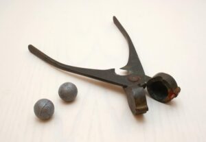 bullet mold to cast bullets