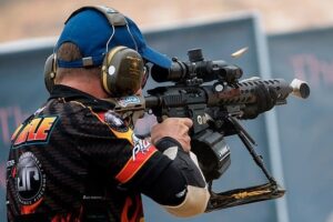 640px-Teemu_Rintala_at_the_2017_IPSC_Rifle_World_Shoot